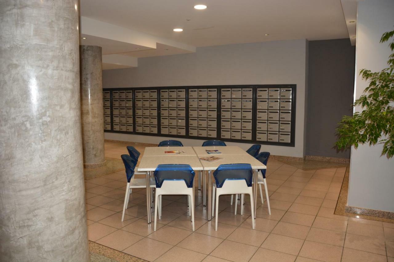 Appartement T2 De Standing Au Pied Des Plages Golfe-Juan Exterior photo